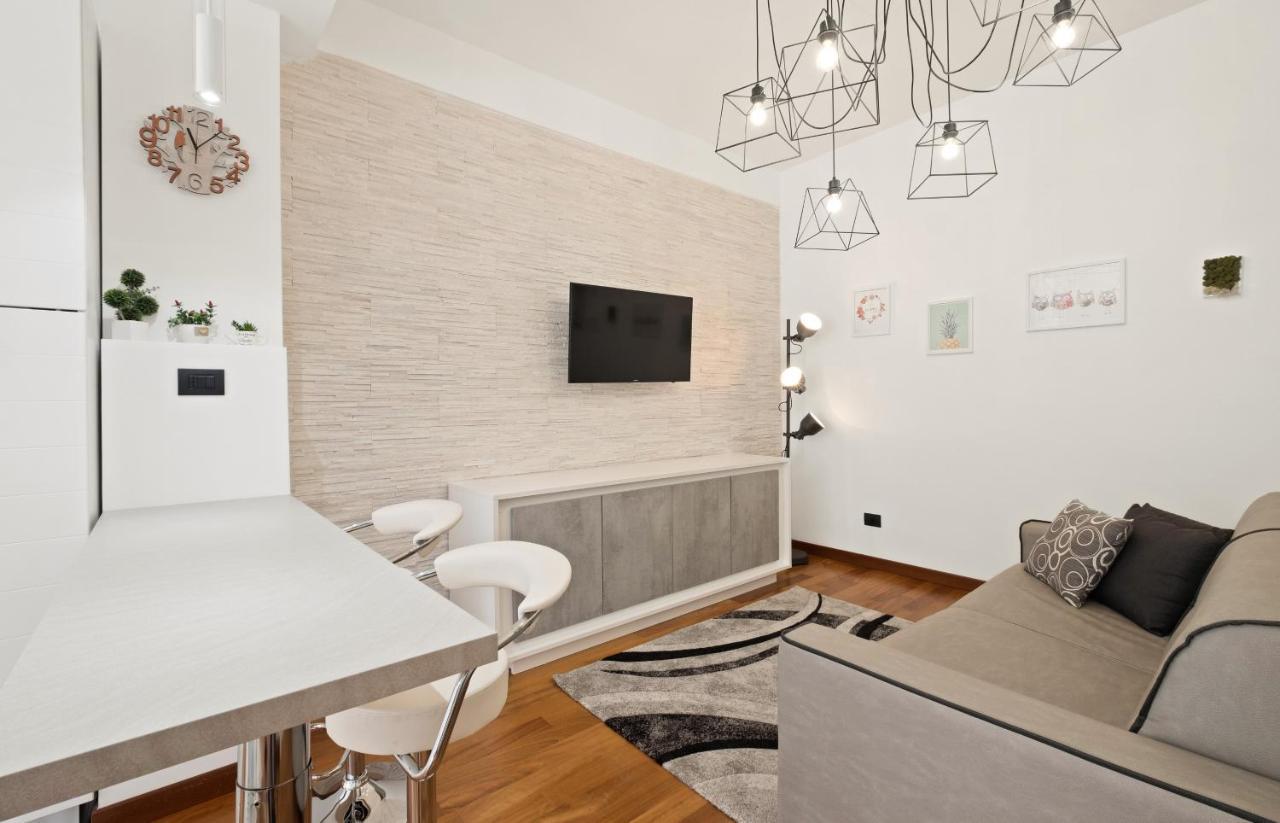 3 Bed Modern Flat - 15 Minutes Walk To Colosseum โรม ภายนอก รูปภาพ