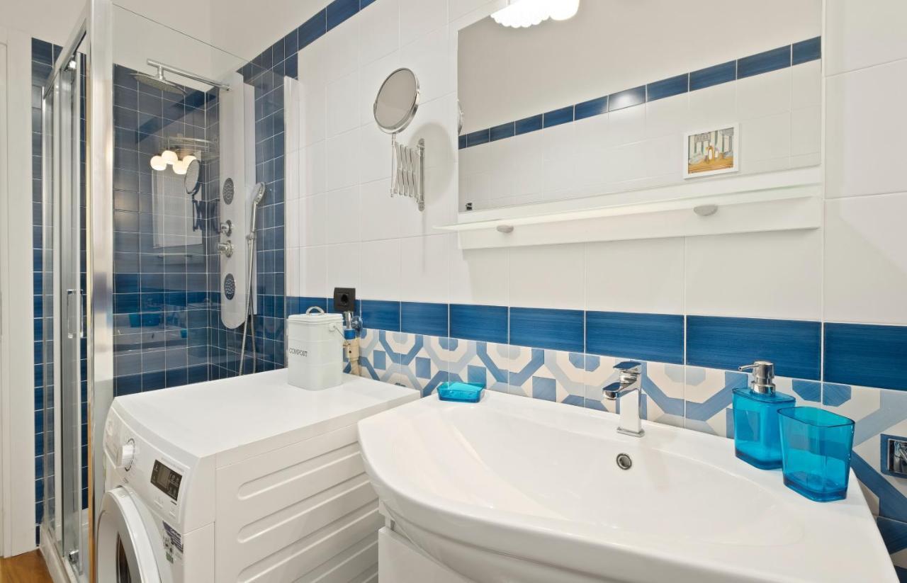 3 Bed Modern Flat - 15 Minutes Walk To Colosseum โรม ภายนอก รูปภาพ