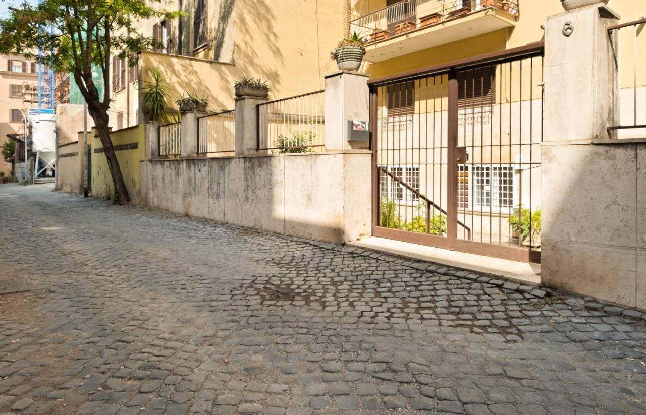 3 Bed Modern Flat - 15 Minutes Walk To Colosseum โรม ภายนอก รูปภาพ