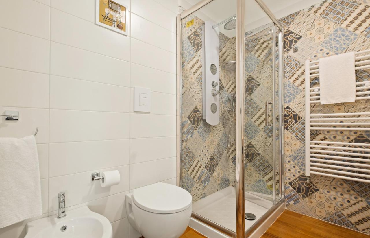 3 Bed Modern Flat - 15 Minutes Walk To Colosseum โรม ภายนอก รูปภาพ